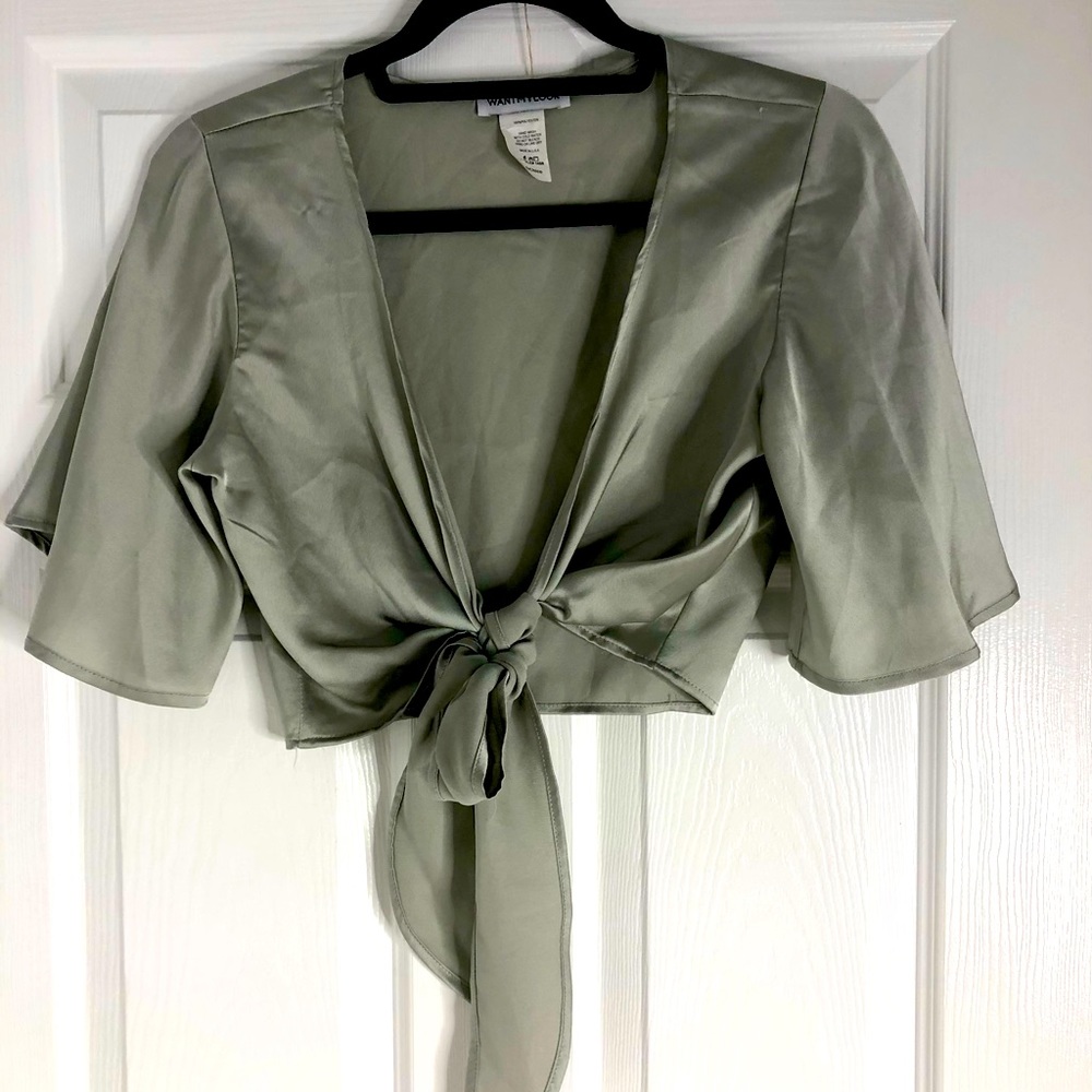 Silver-Grey WANT MY LOOK Bat winged TieFront Top